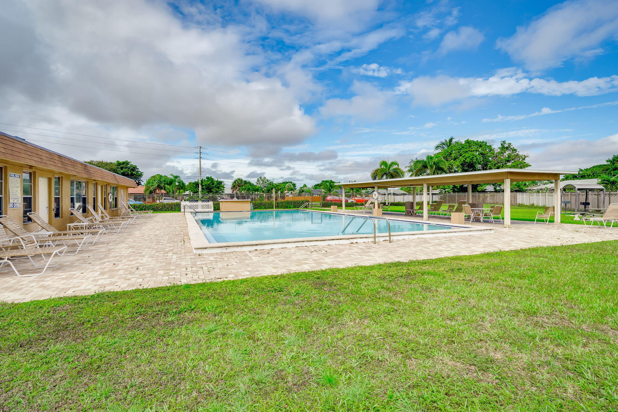 9603 NW 67th Court