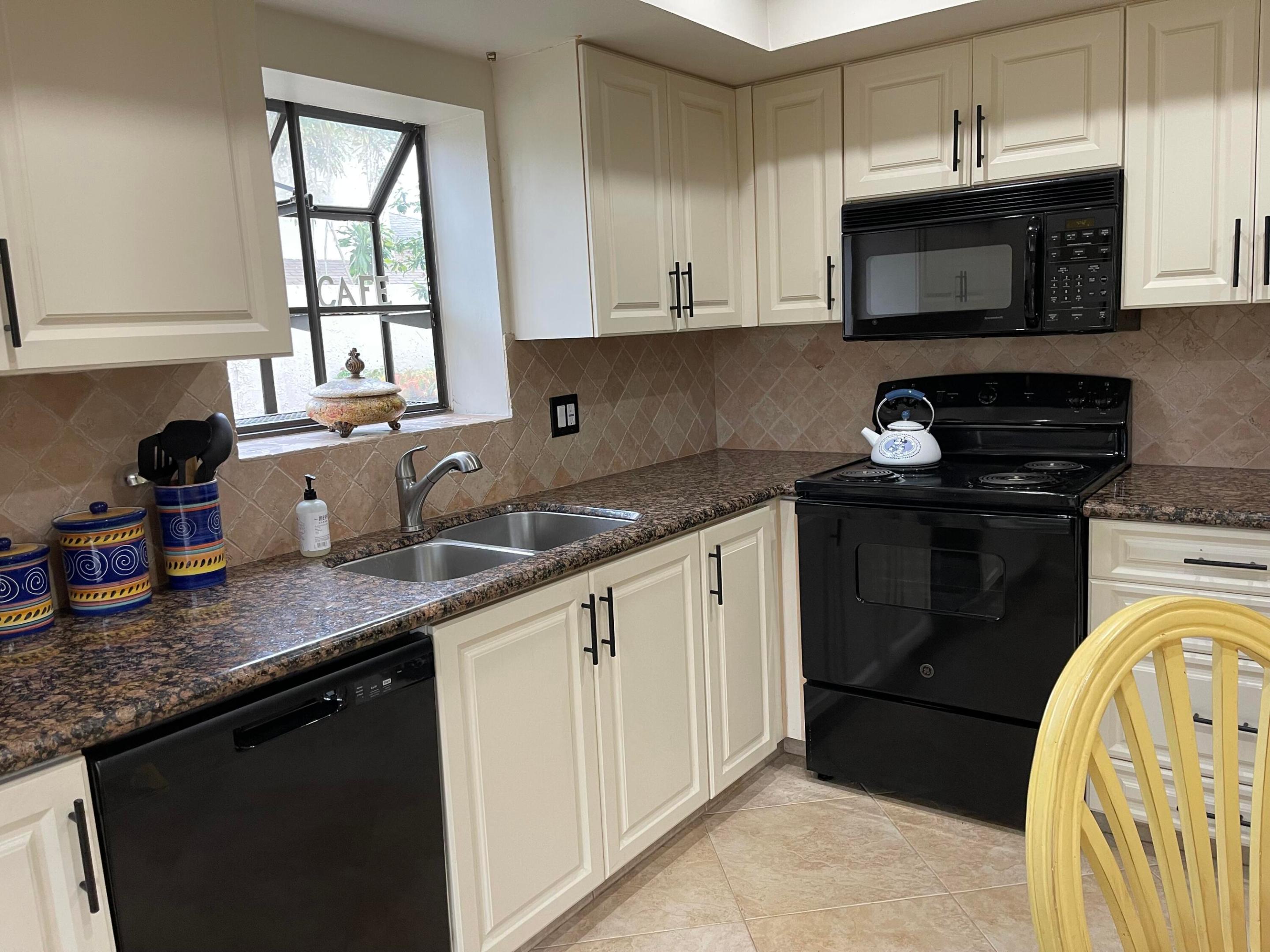354 SW 28th Avenue