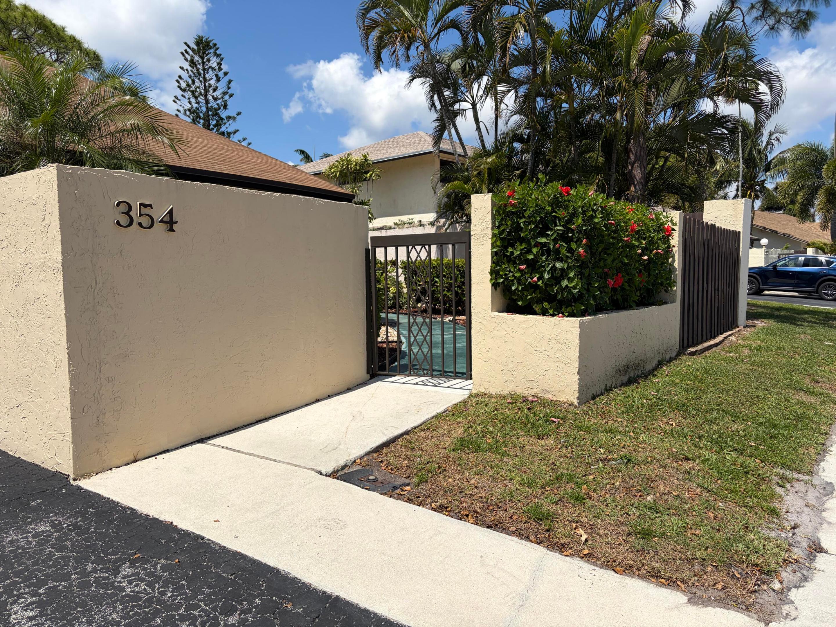 354 SW 28th Avenue