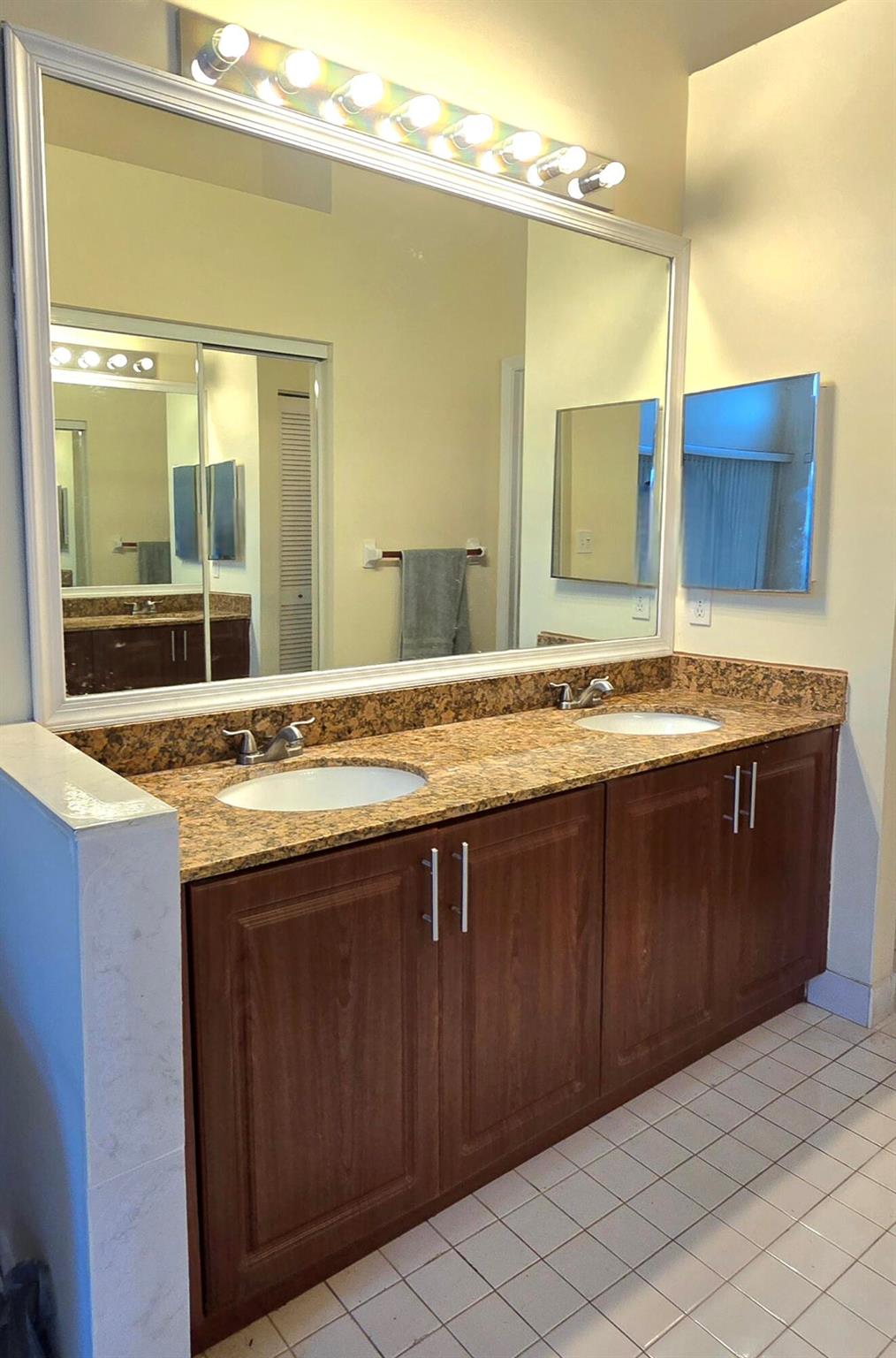 8707 Forest Hills Boulevard 4-A