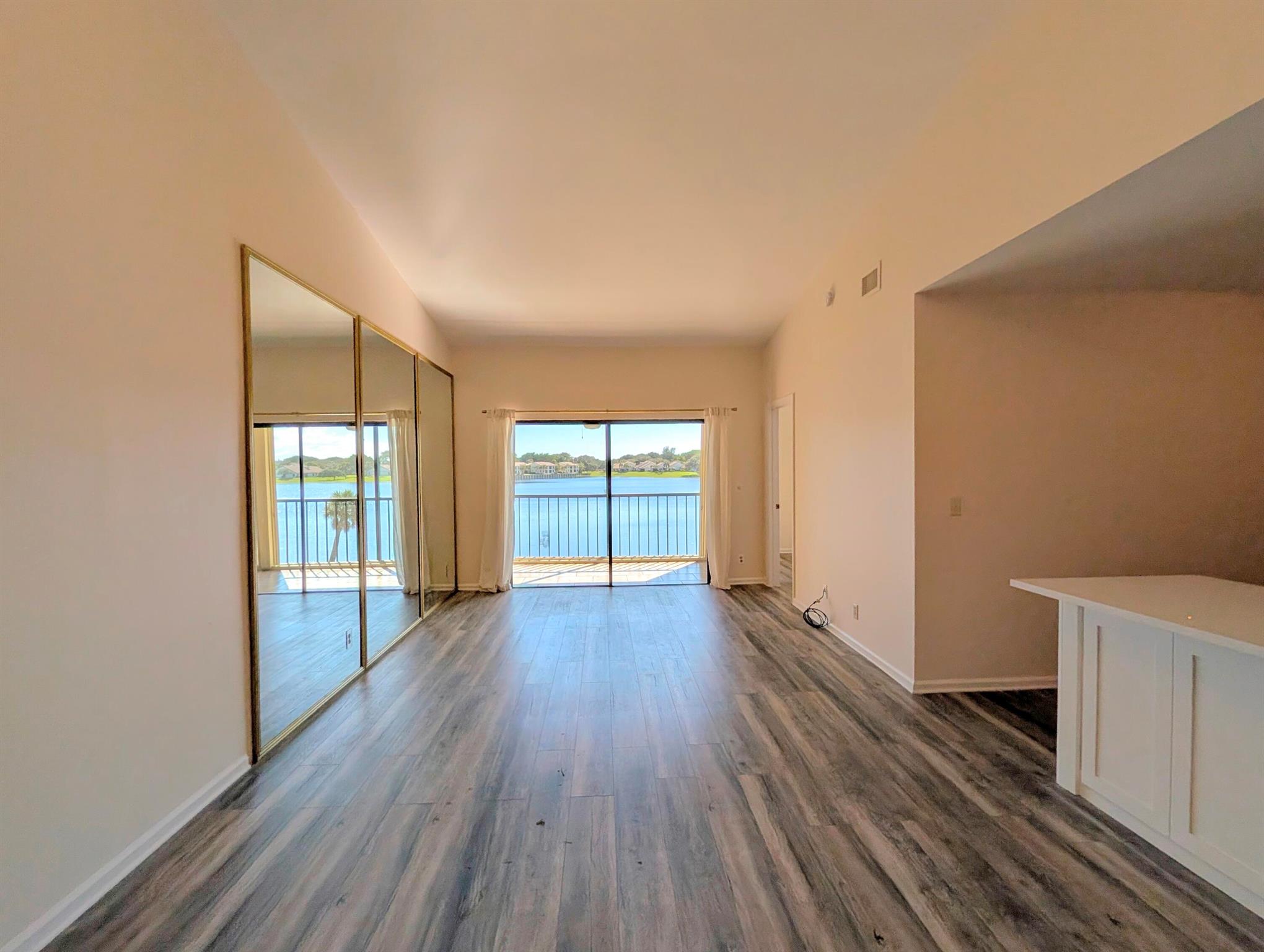 330 Norwood Terrace N217