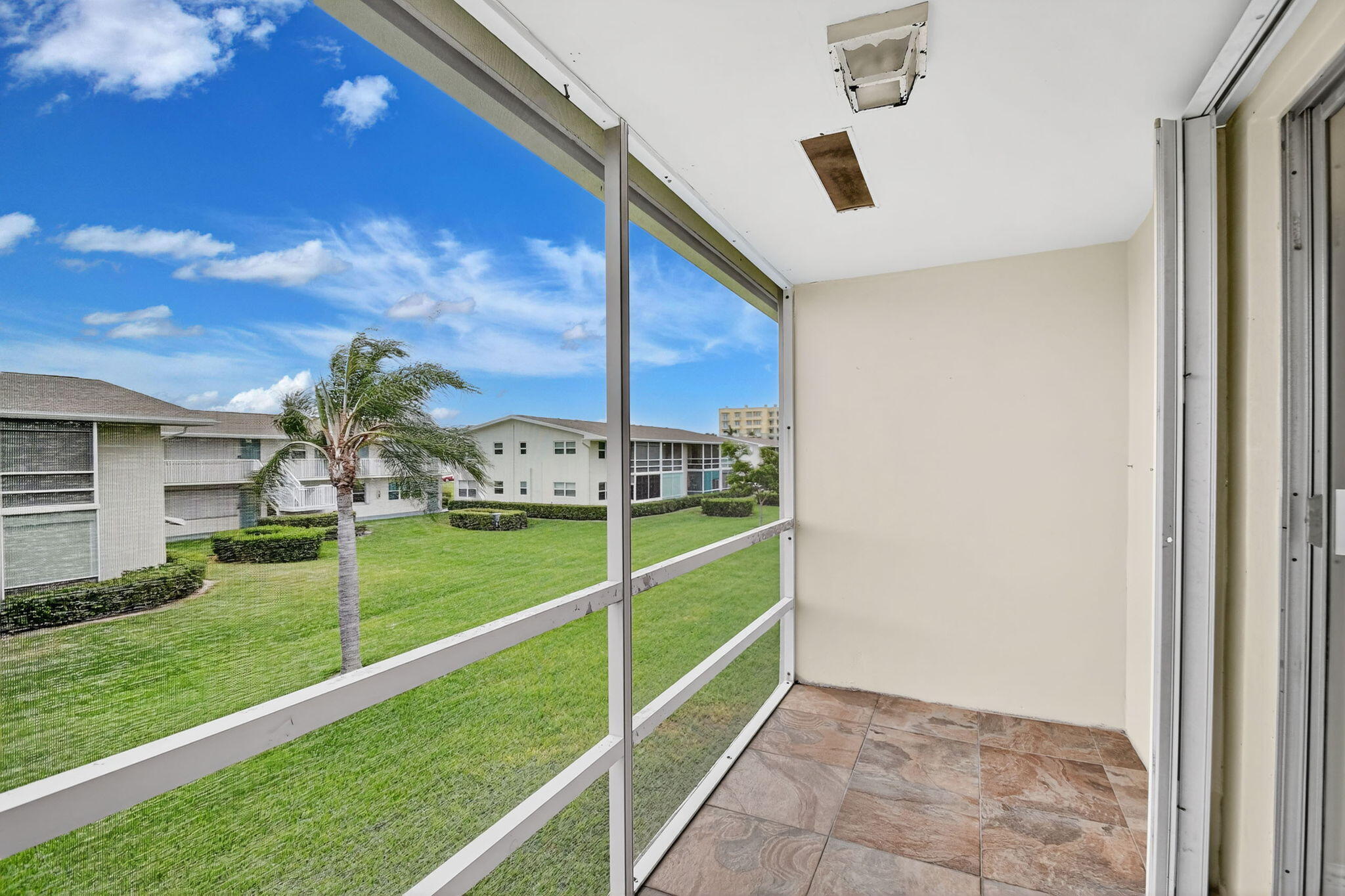 560 Horizons 210