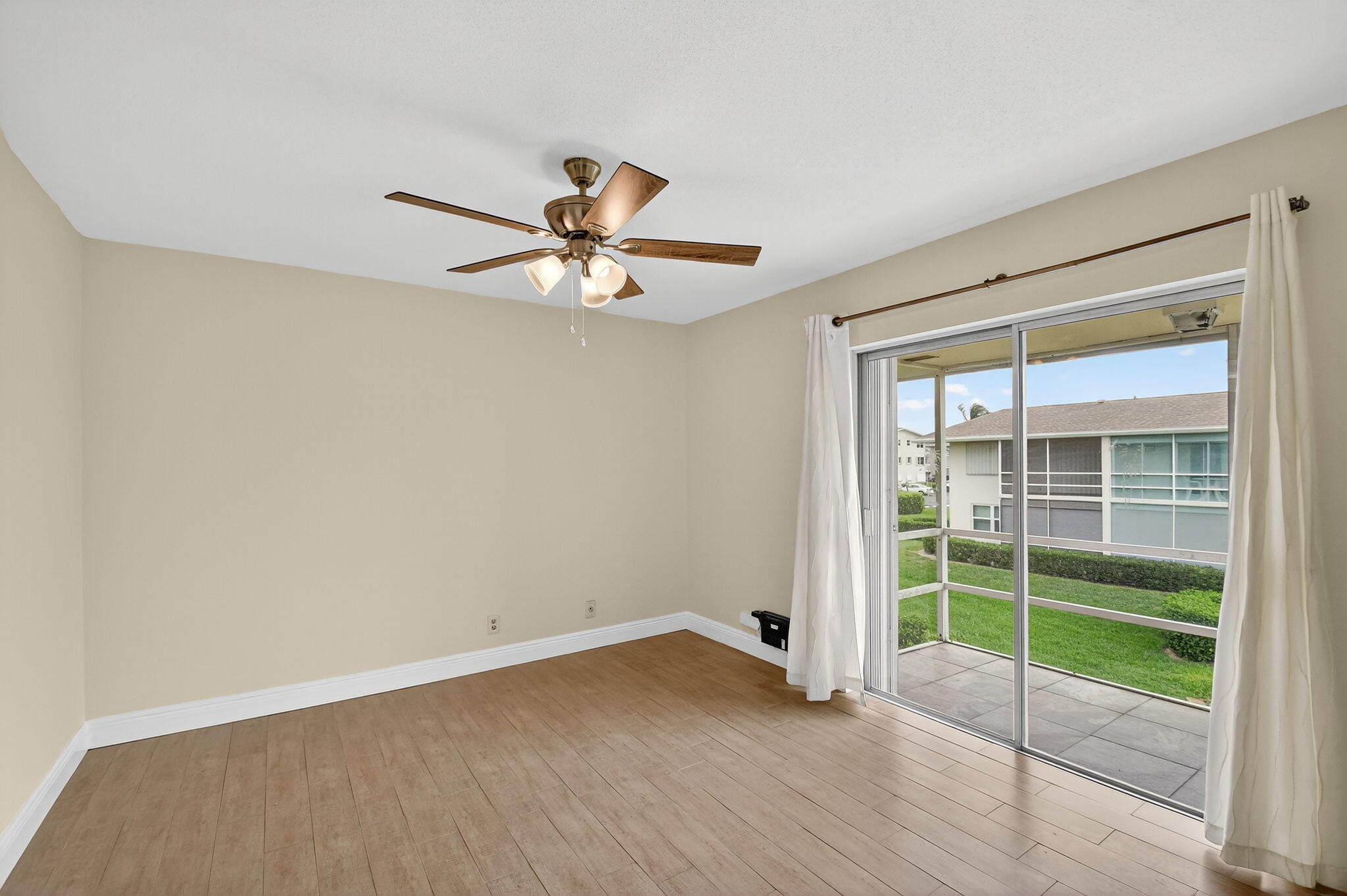 560 Horizons 210