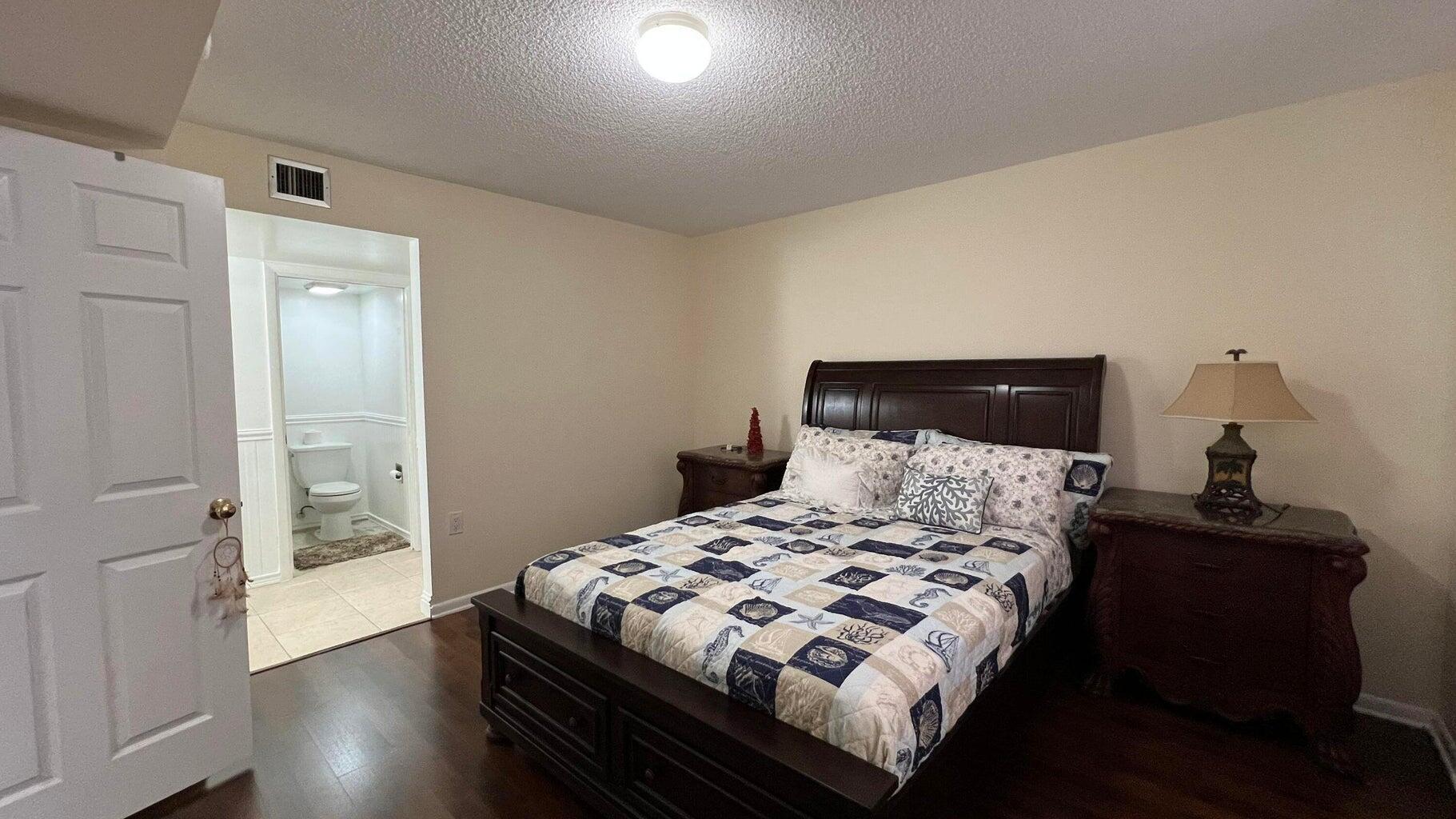 6097 Balboa Circle 303