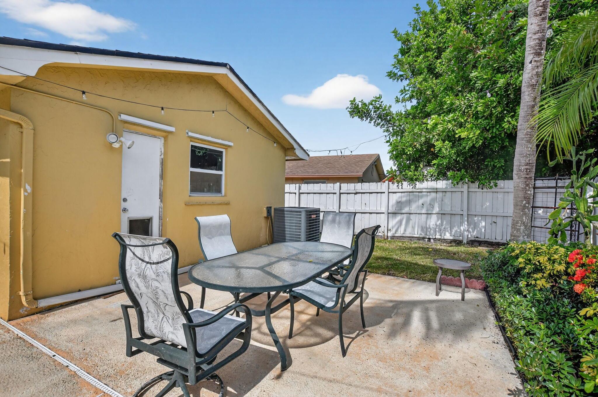 1320 SW 24th Terrace