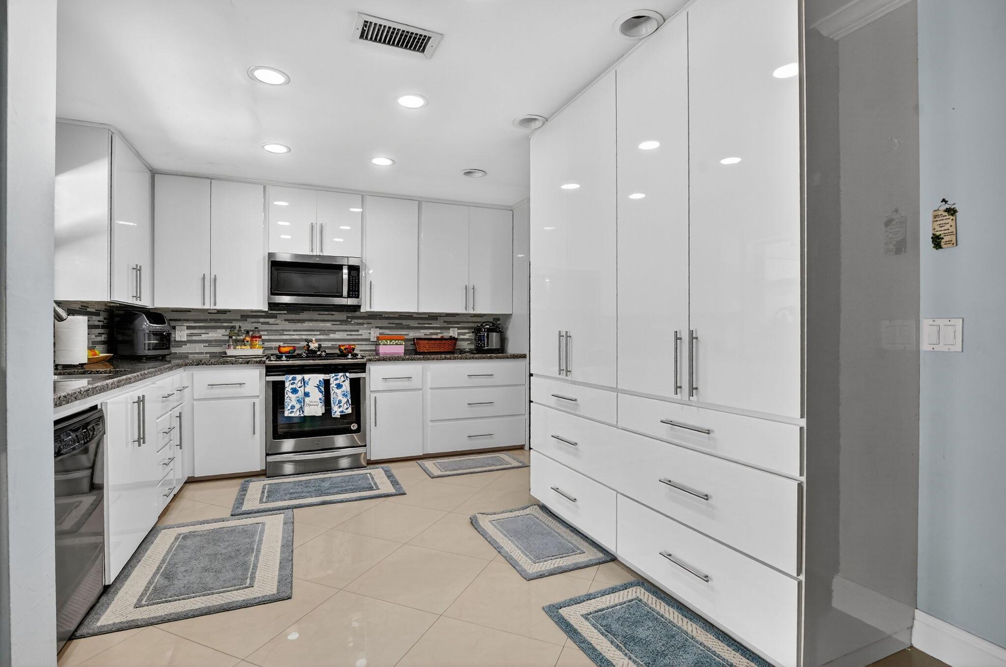 1320 SW 24th Terrace