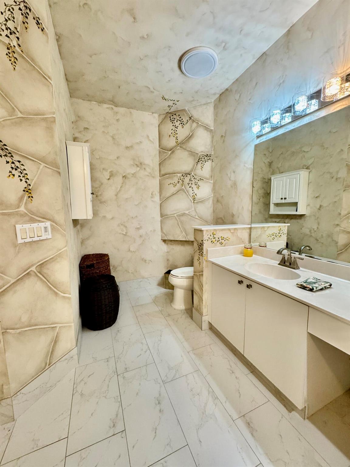 8082 Aberdeen Drive 102