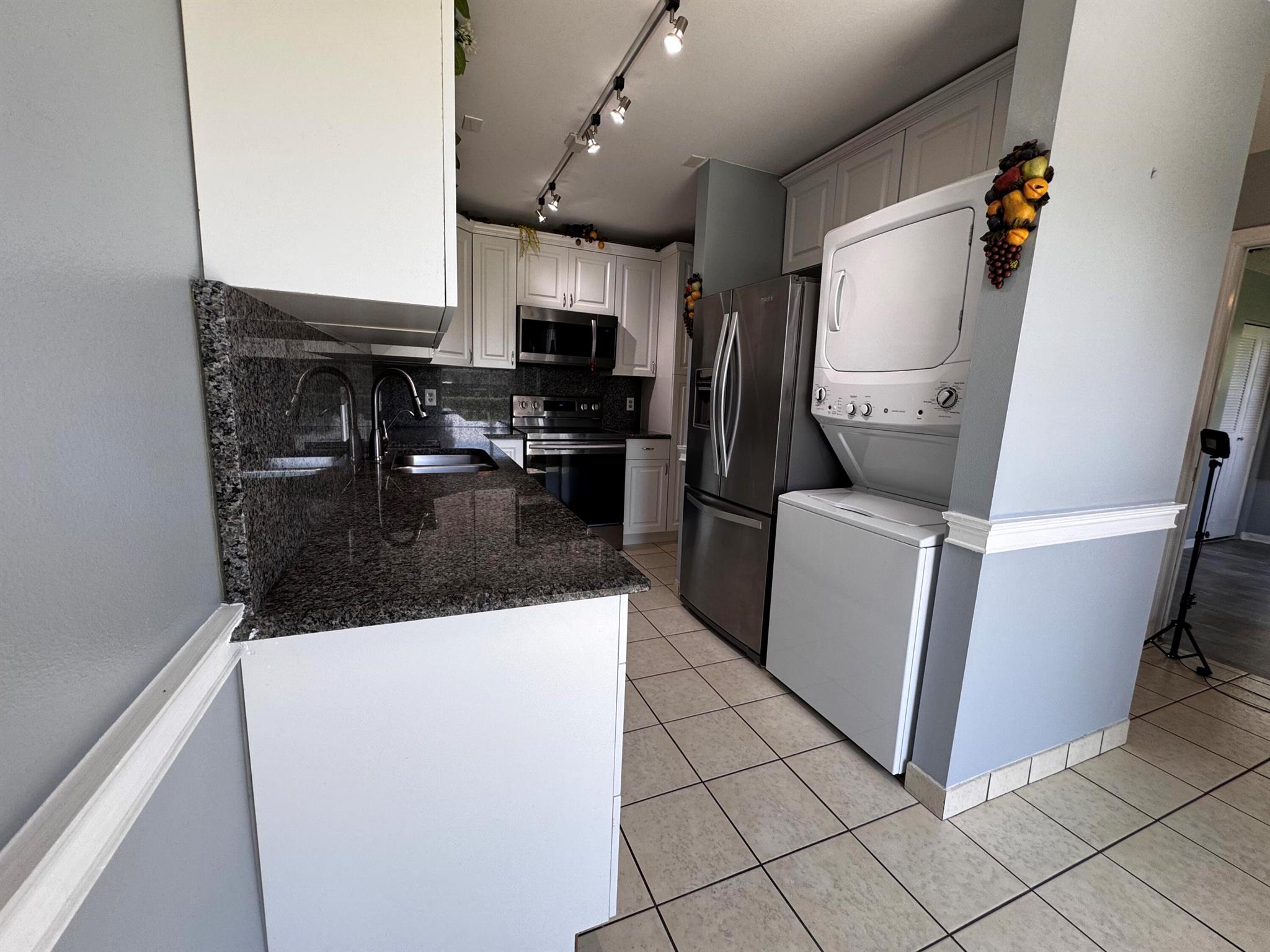 2521 Red Hibiscus Blvd 32-D