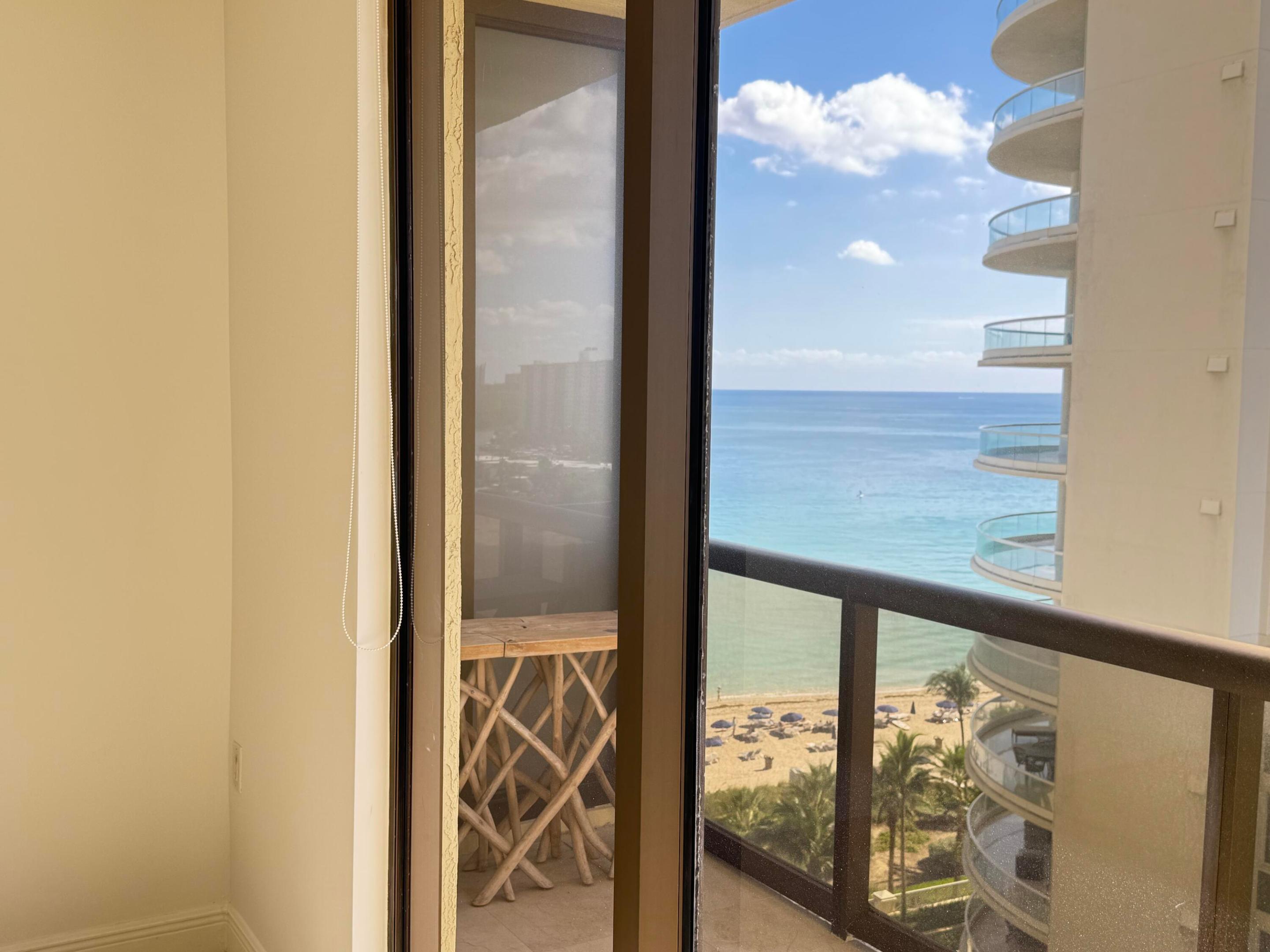 16275 Collins Avenue #1004