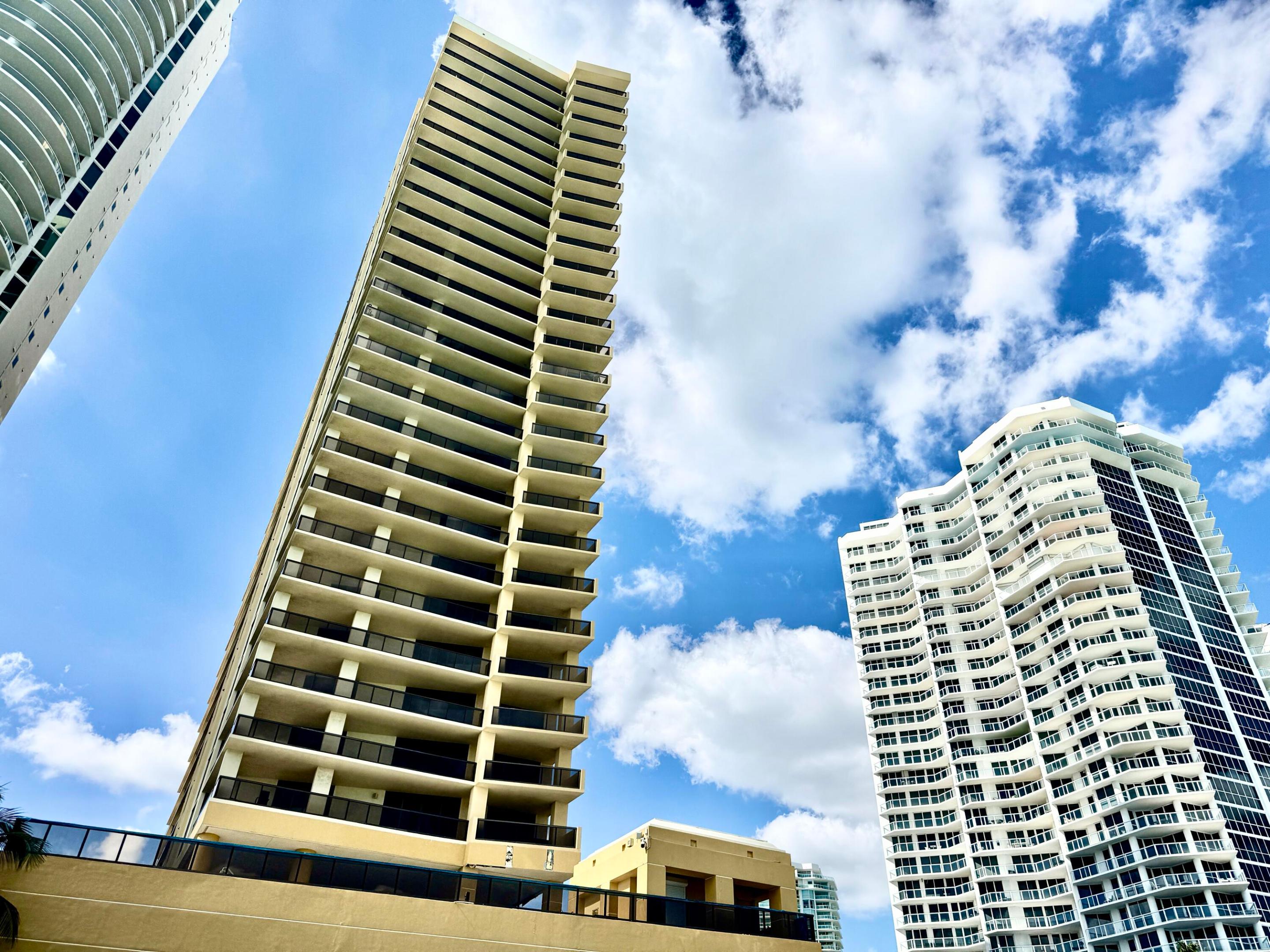 16275 Collins Avenue #1004