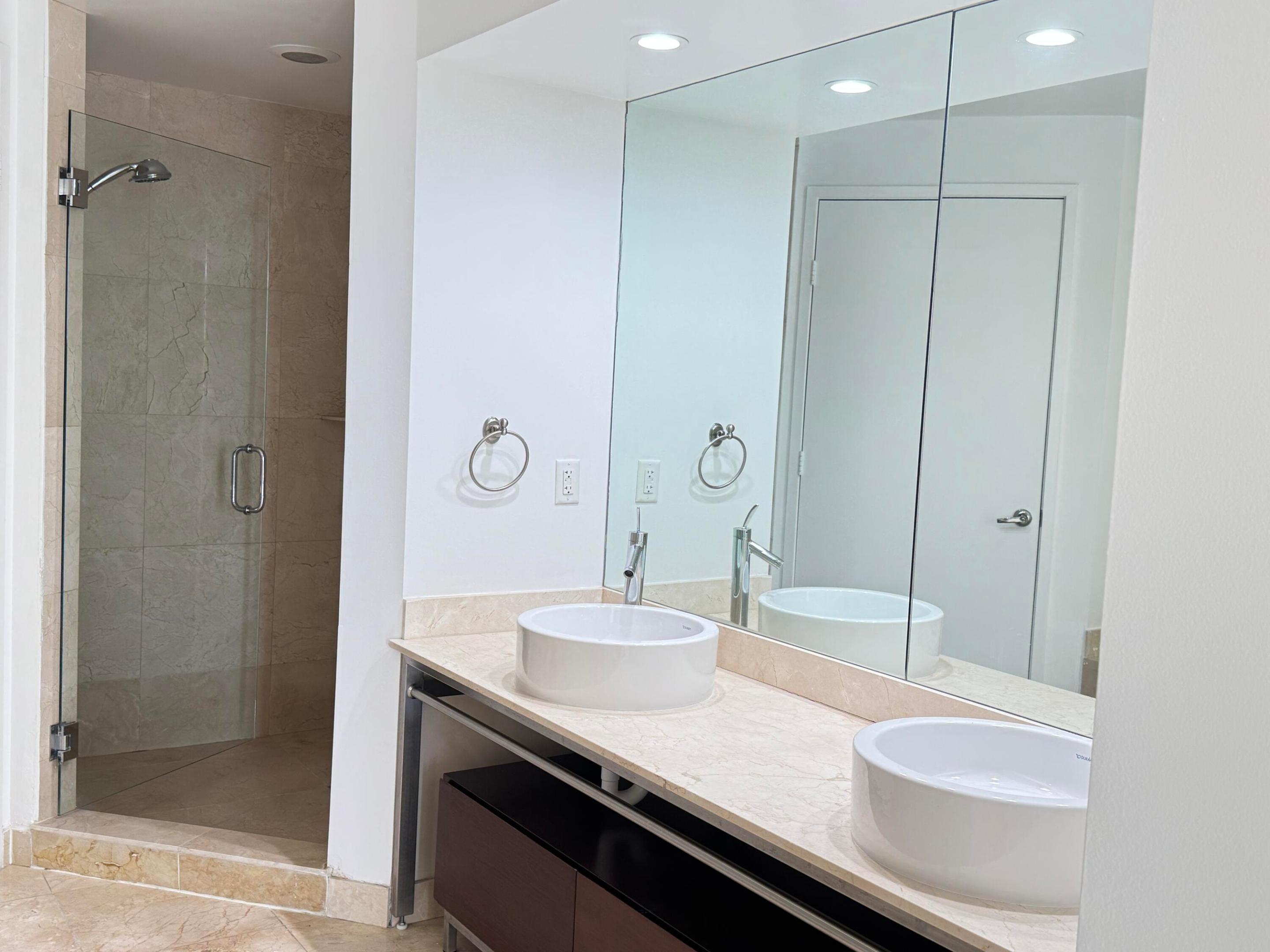 16275 Collins Avenue #1004