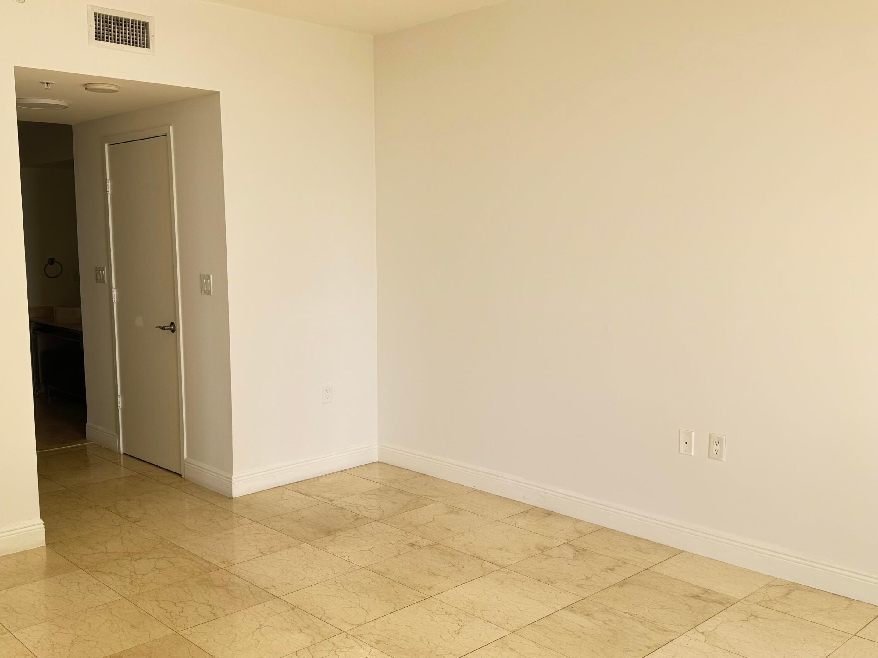 16275 Collins Avenue #1004