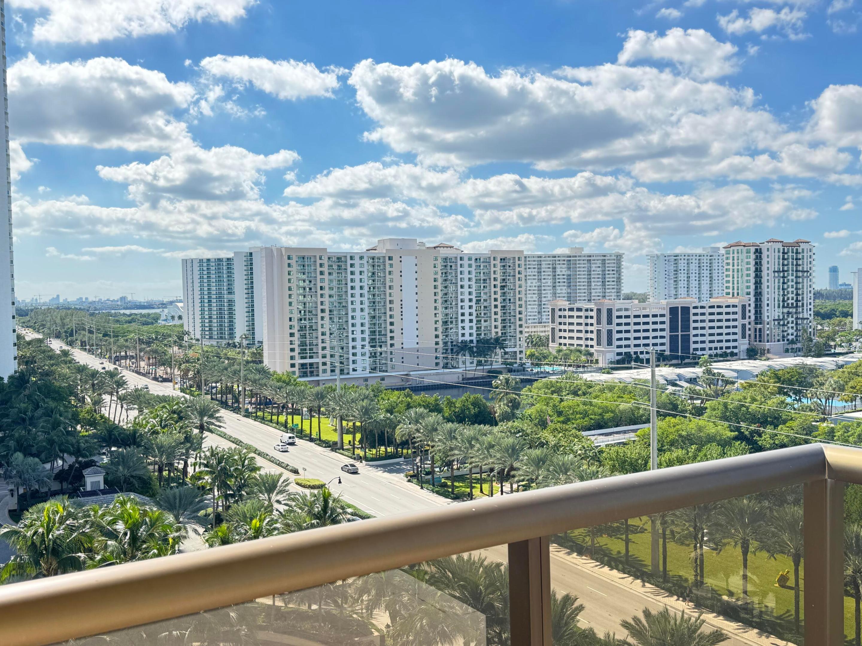 16275 Collins Avenue #1004