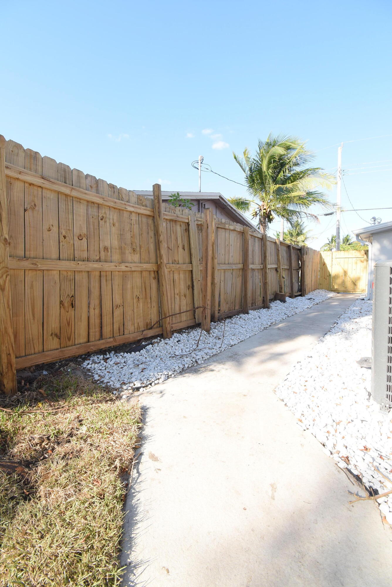 3541 NW 37th Avenue