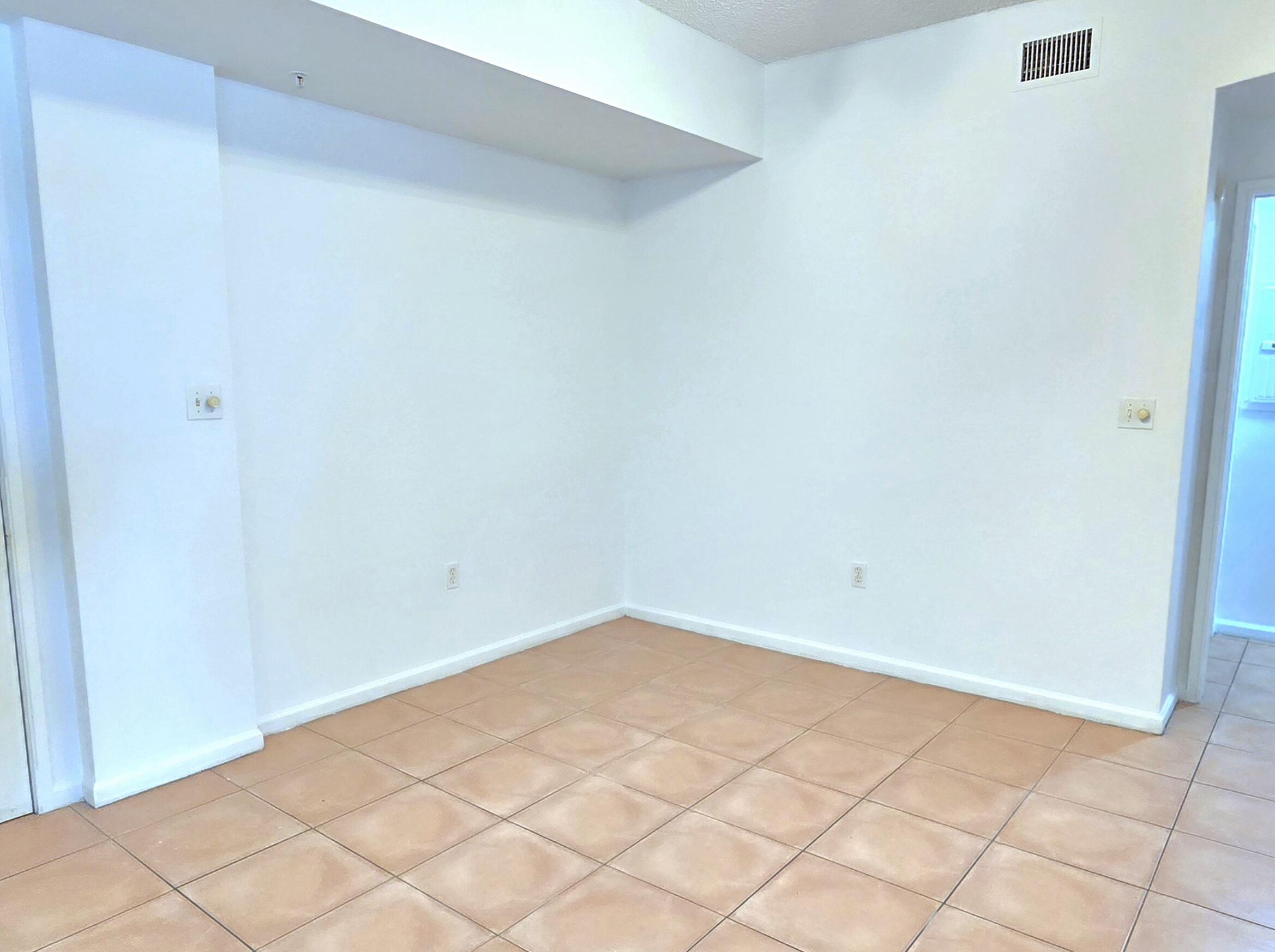 1000 Scotia Drive 106