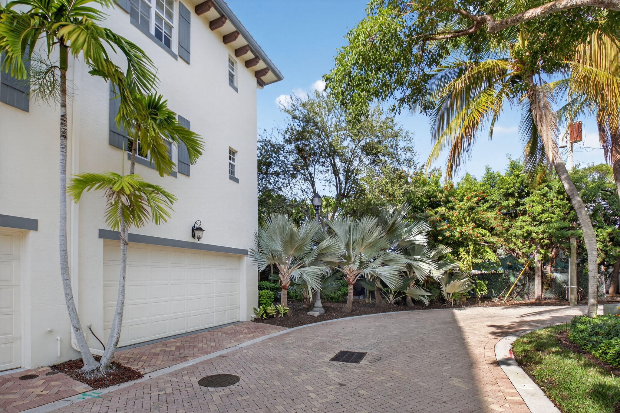 1659 N Federal Highway