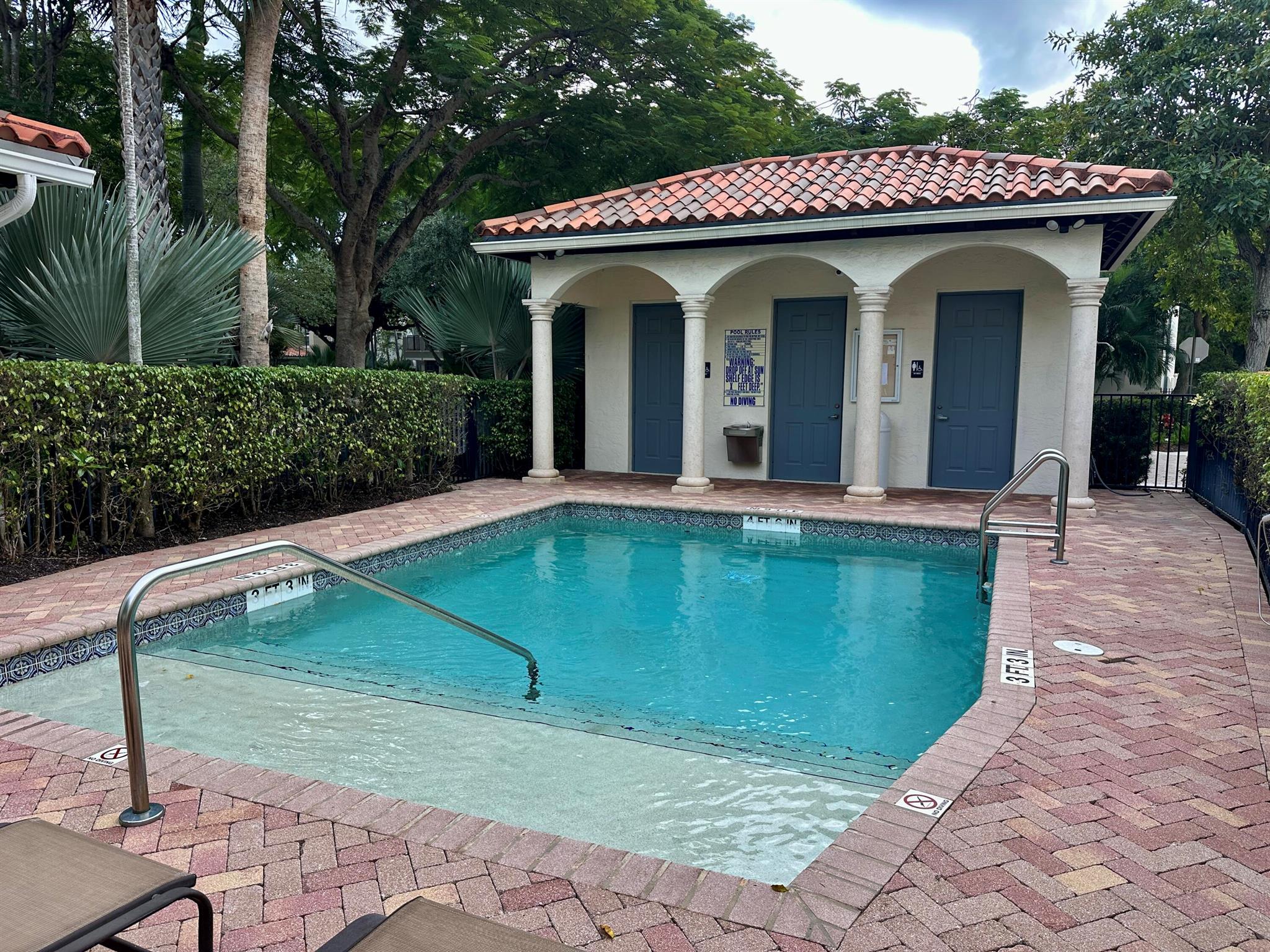 1659 N Federal Highway