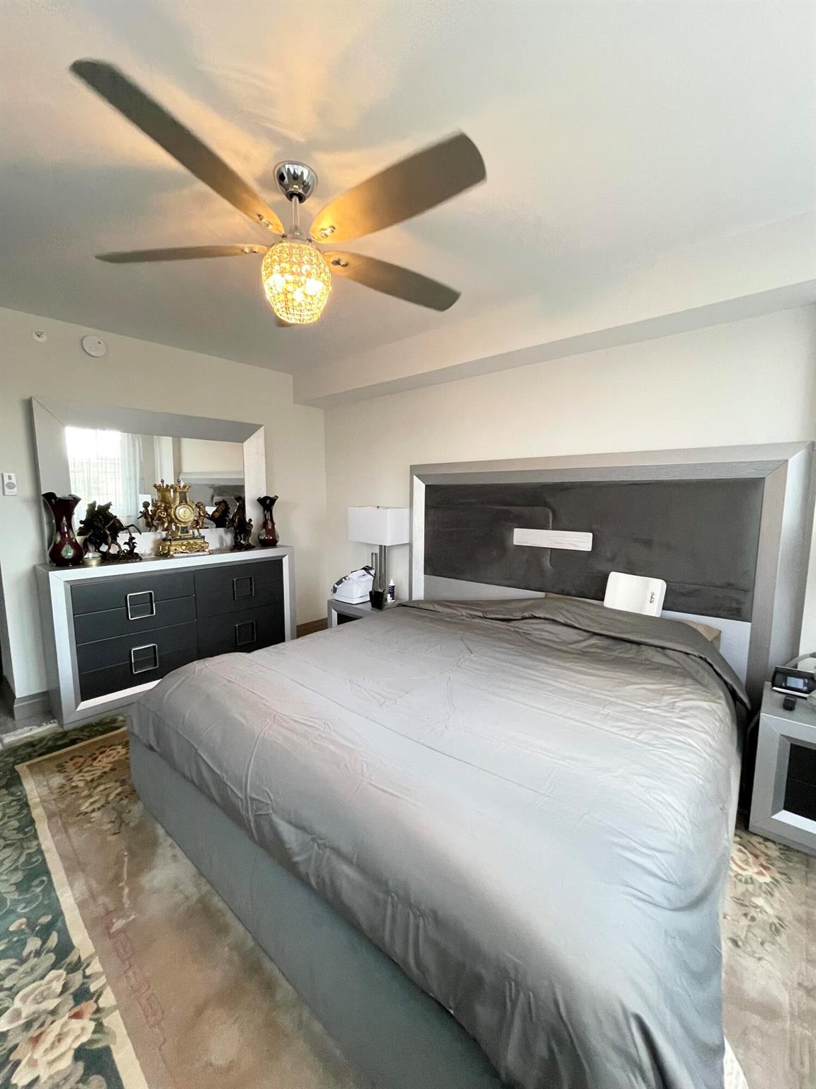 17275 Collins Avenue 405