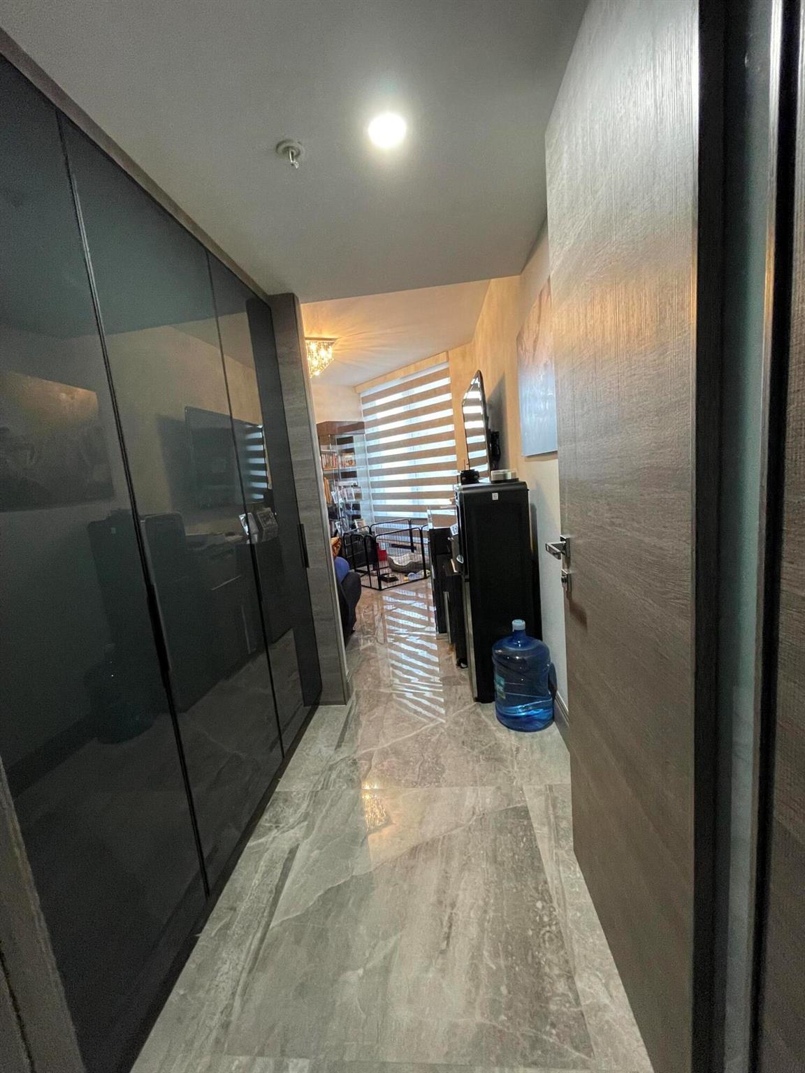 17275 Collins Avenue 405