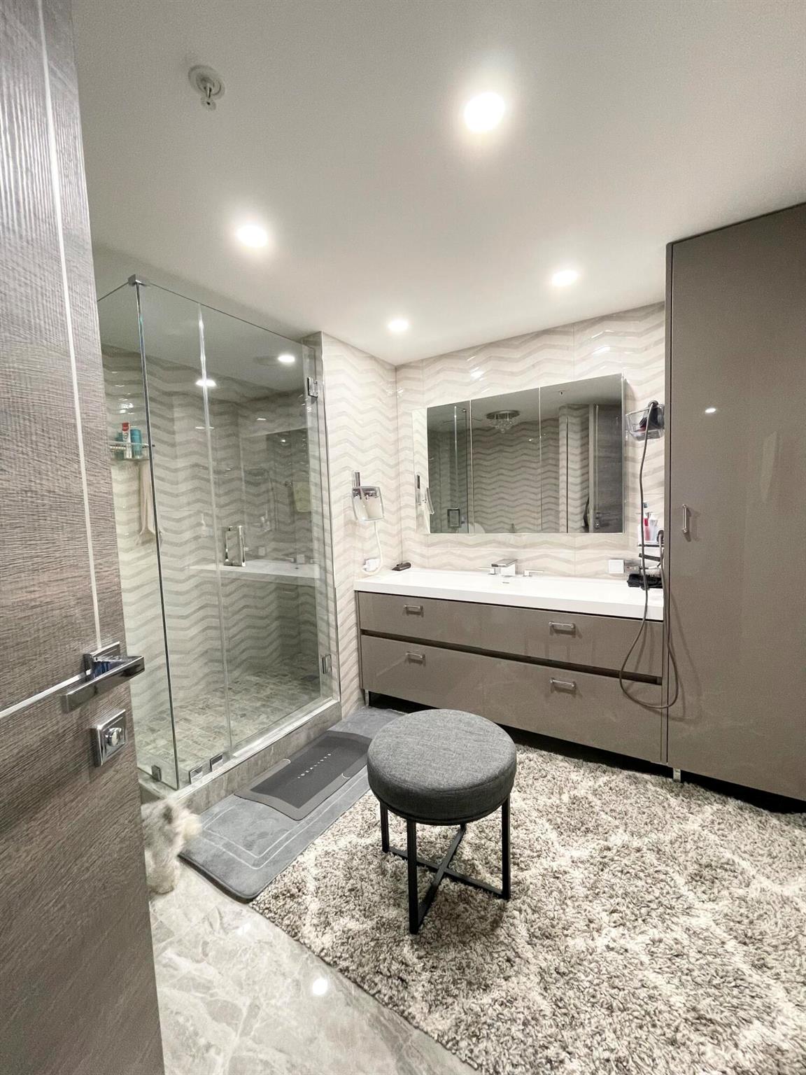 17275 Collins Avenue 405