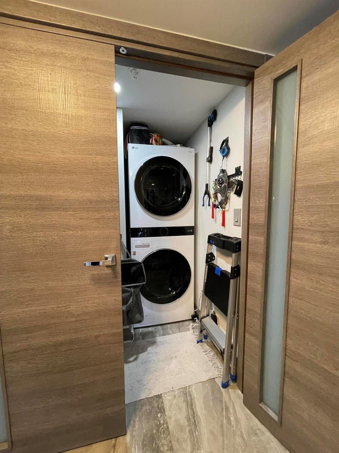 17275 Collins Avenue 405