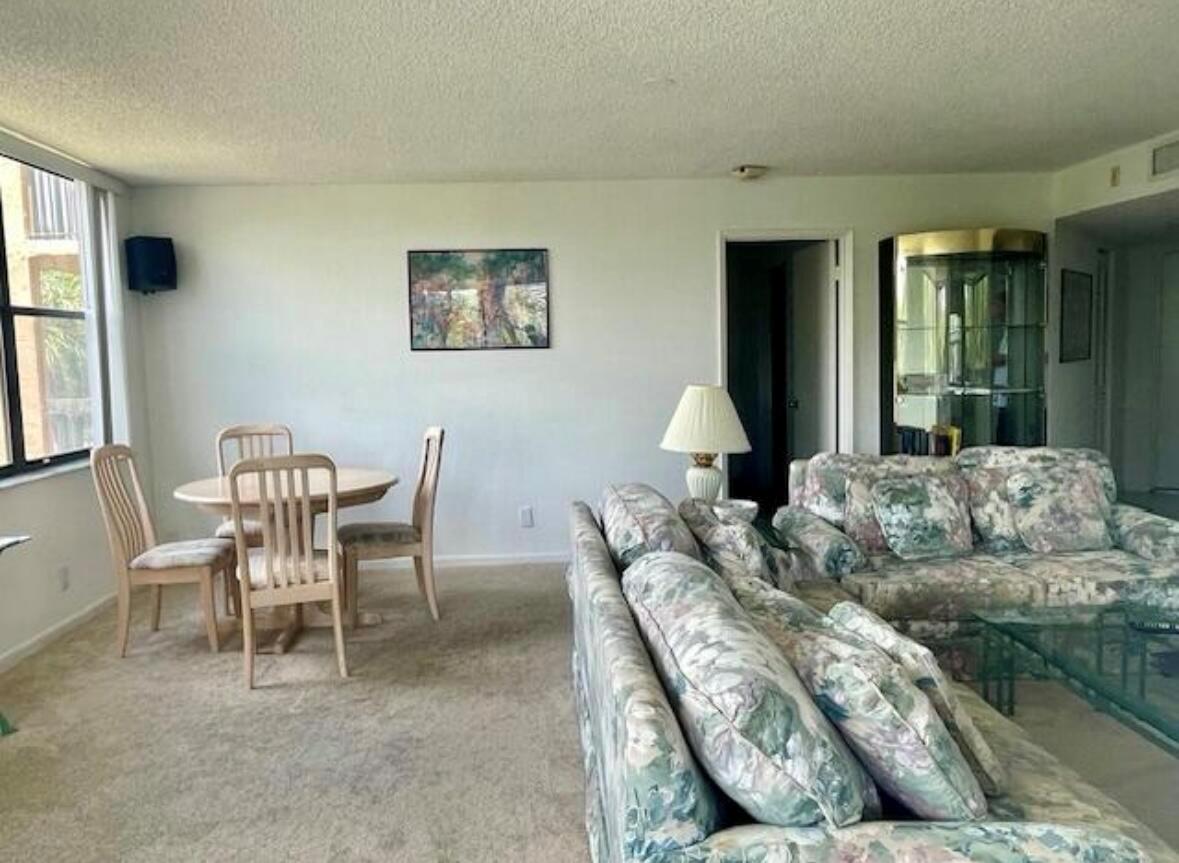 600 Egret Circle 7305