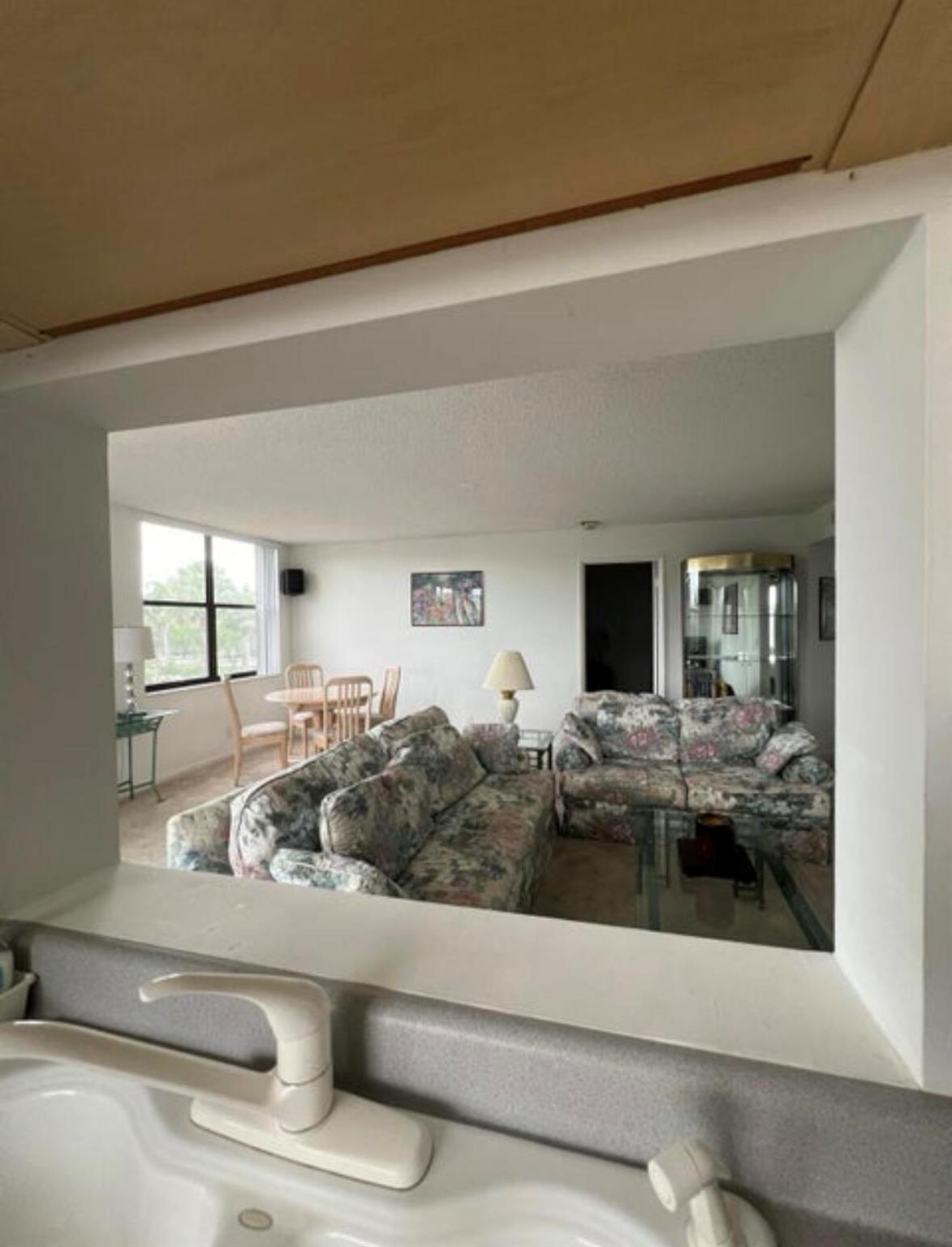 600 Egret Circle 7305