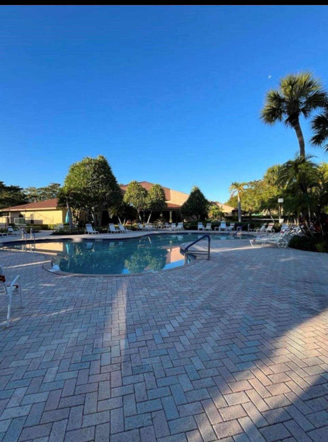 600 Egret Circle 7305