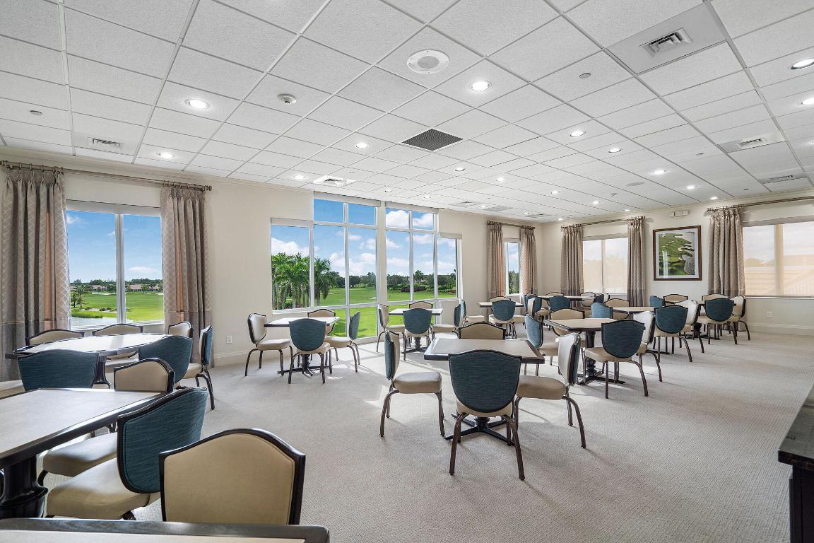 7147 Le Chalet Boulevard