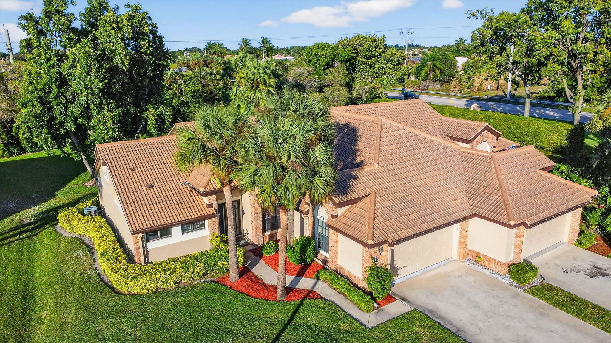 7147 Le Chalet Boulevard