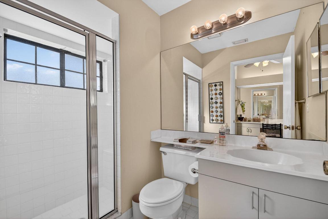 7147 Le Chalet Boulevard