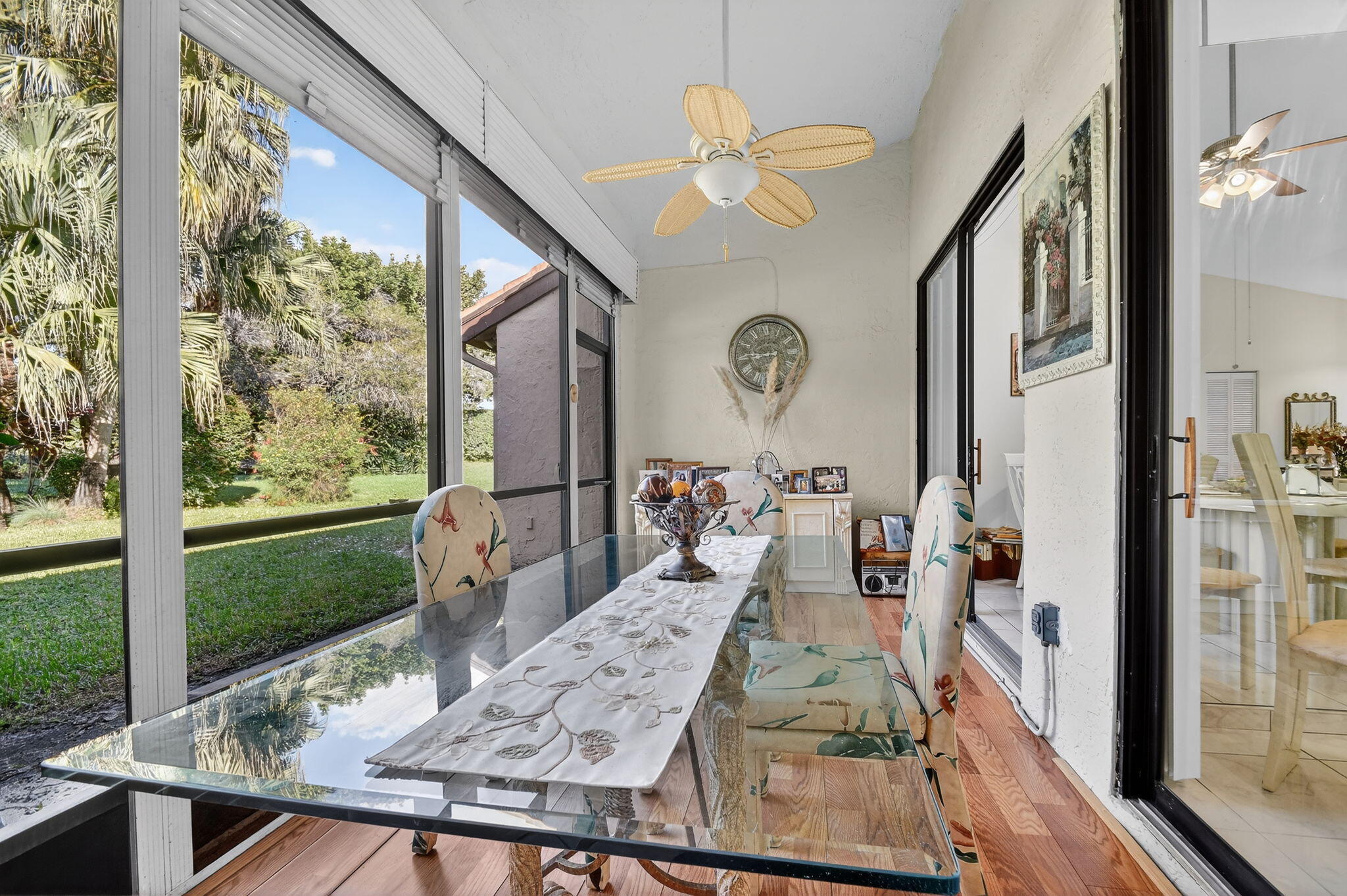 7147 Le Chalet Boulevard