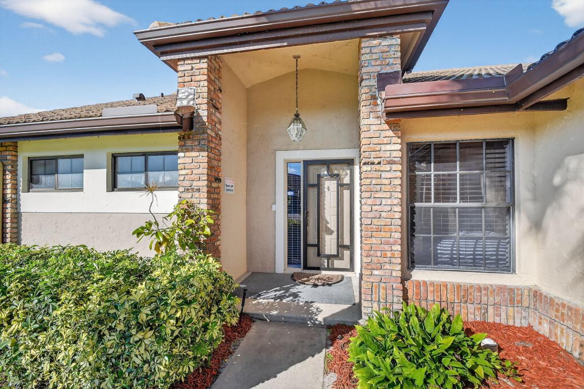 7147 Le Chalet Boulevard