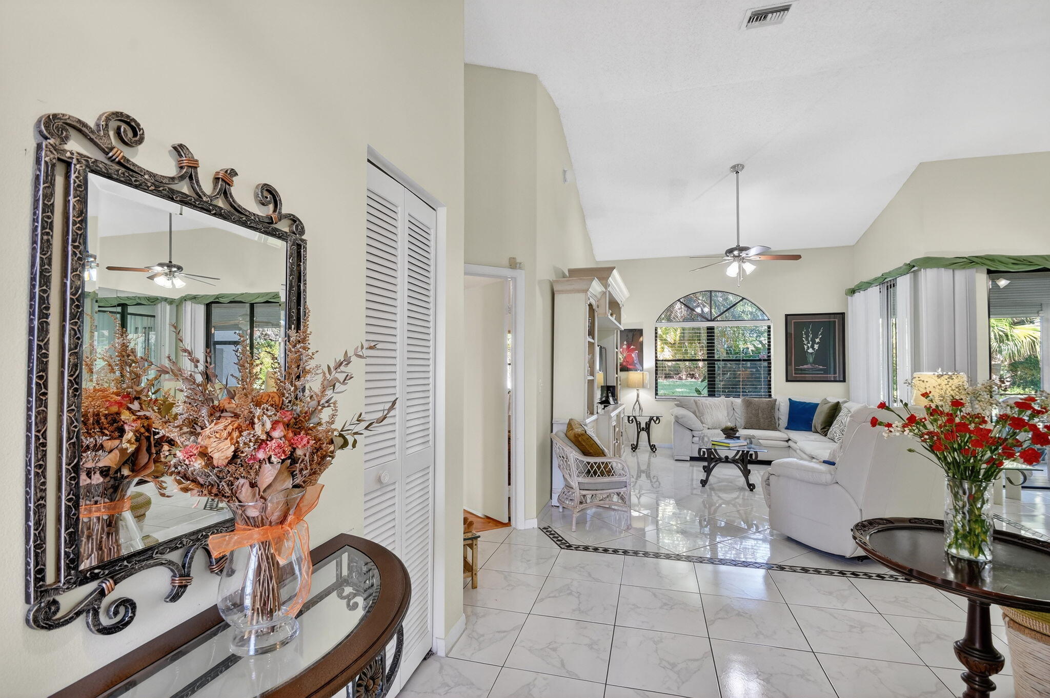 7147 Le Chalet Boulevard