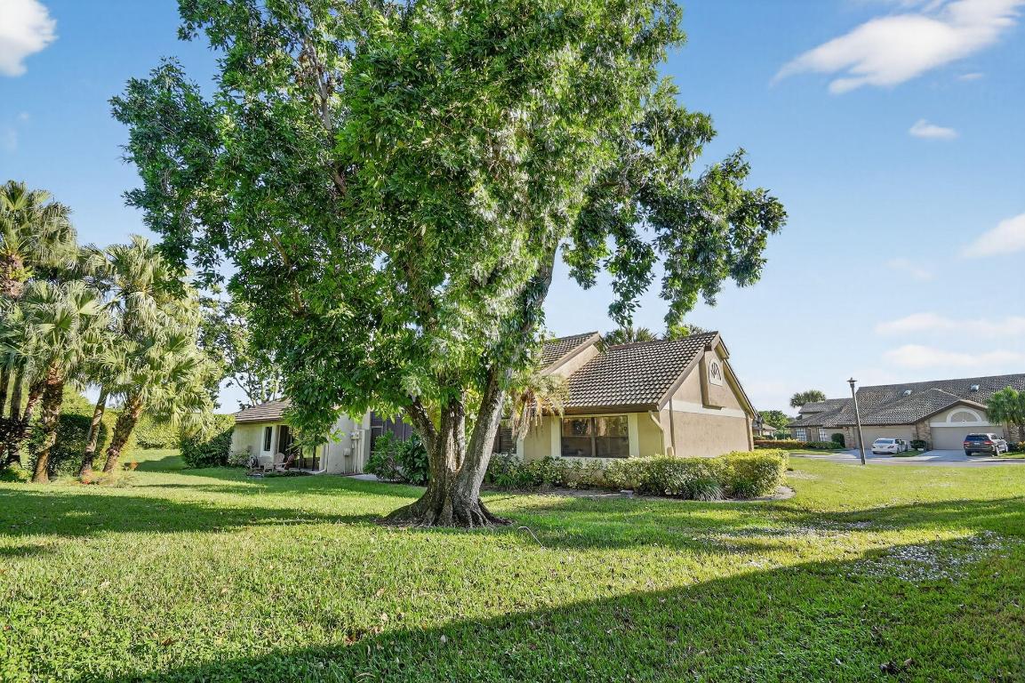 7147 Le Chalet Boulevard