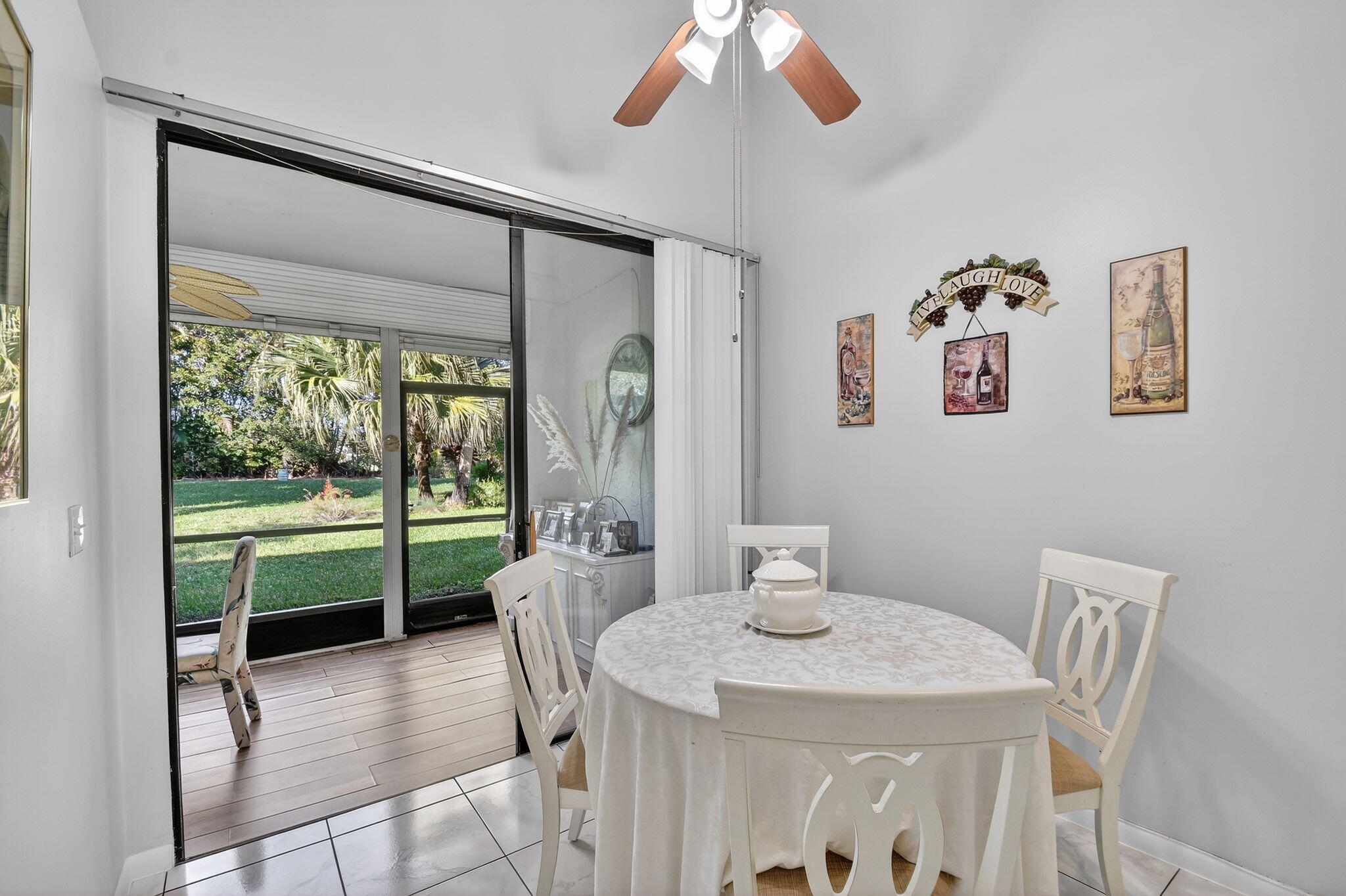 7147 Le Chalet Boulevard