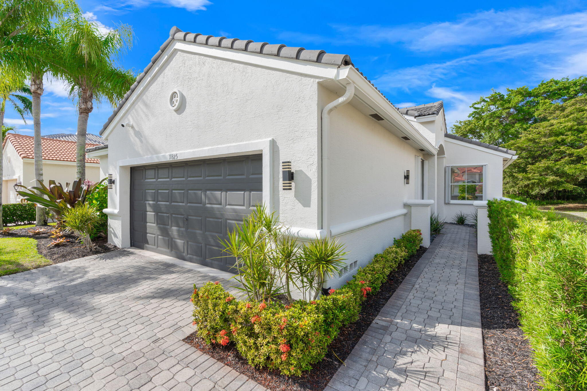 11325 Sea Grass Circle