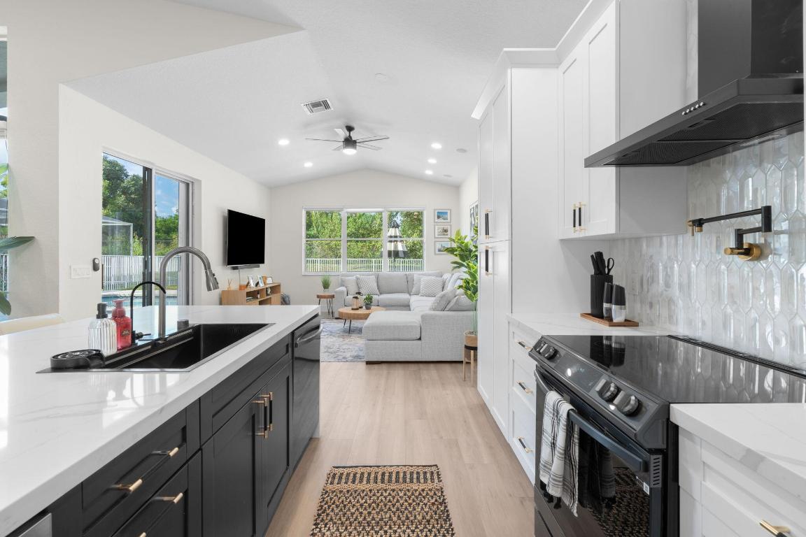 11325 Sea Grass Circle