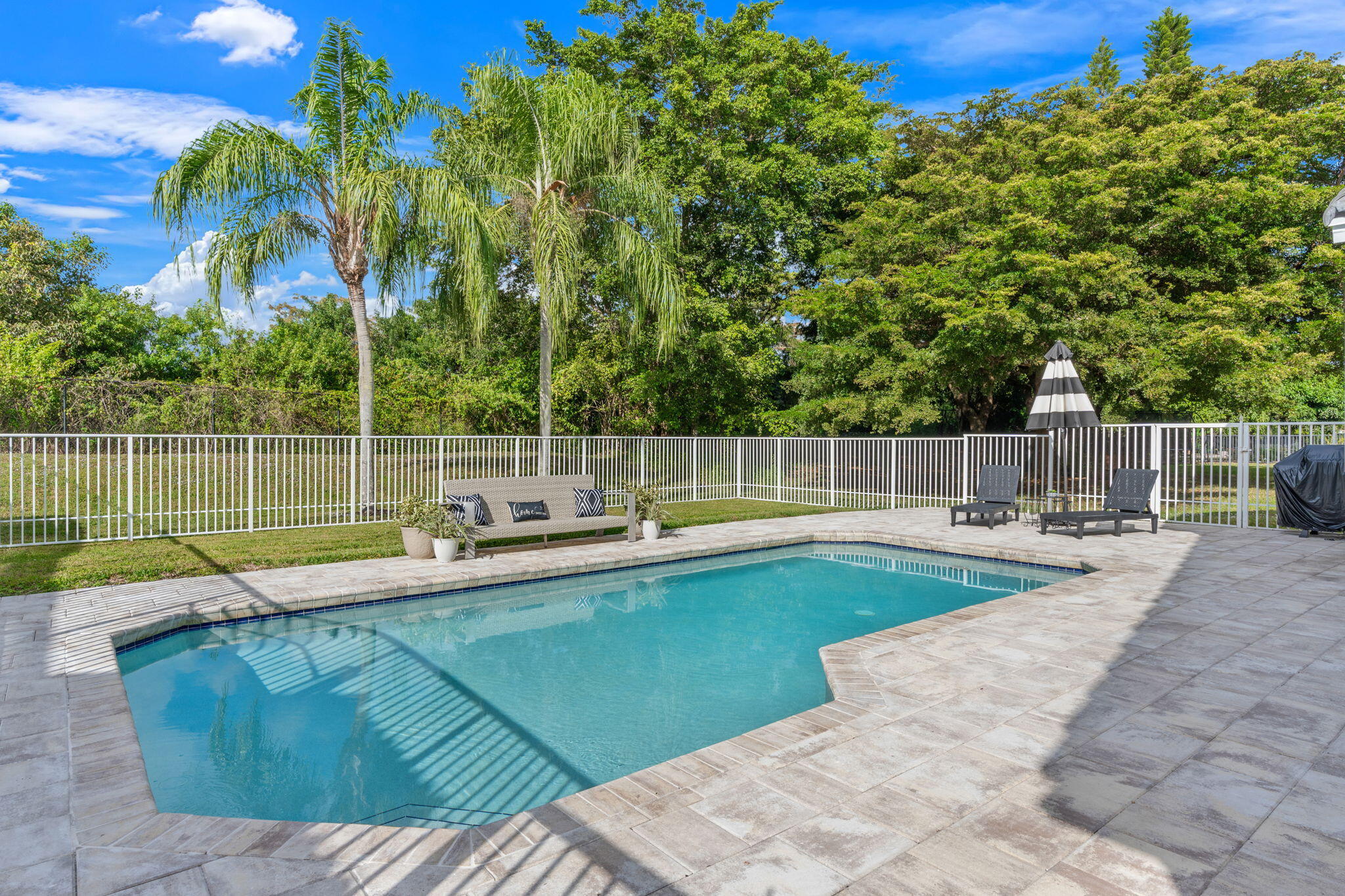 11325 Sea Grass Circle