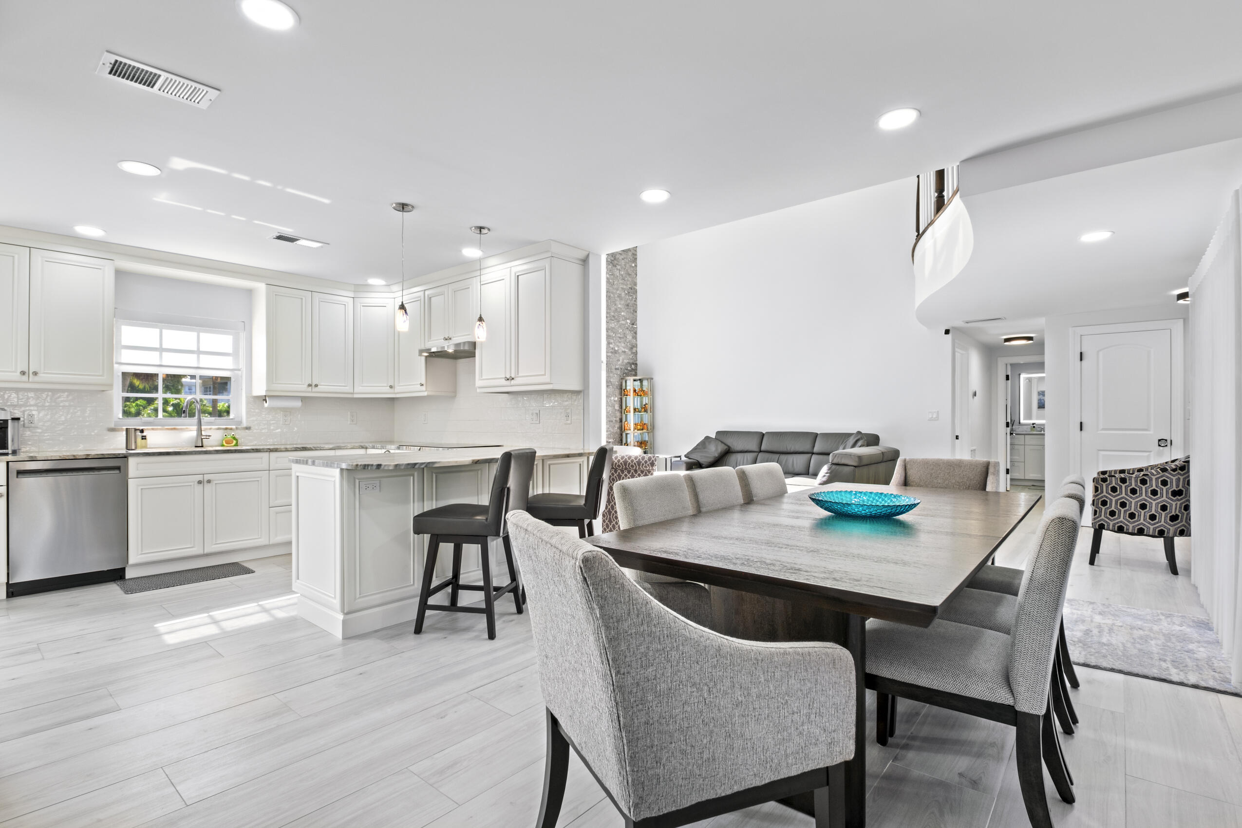 1299 S Ocean Boulevard S3