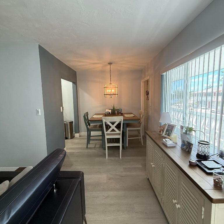 2102 Lake Osborne Drive 20