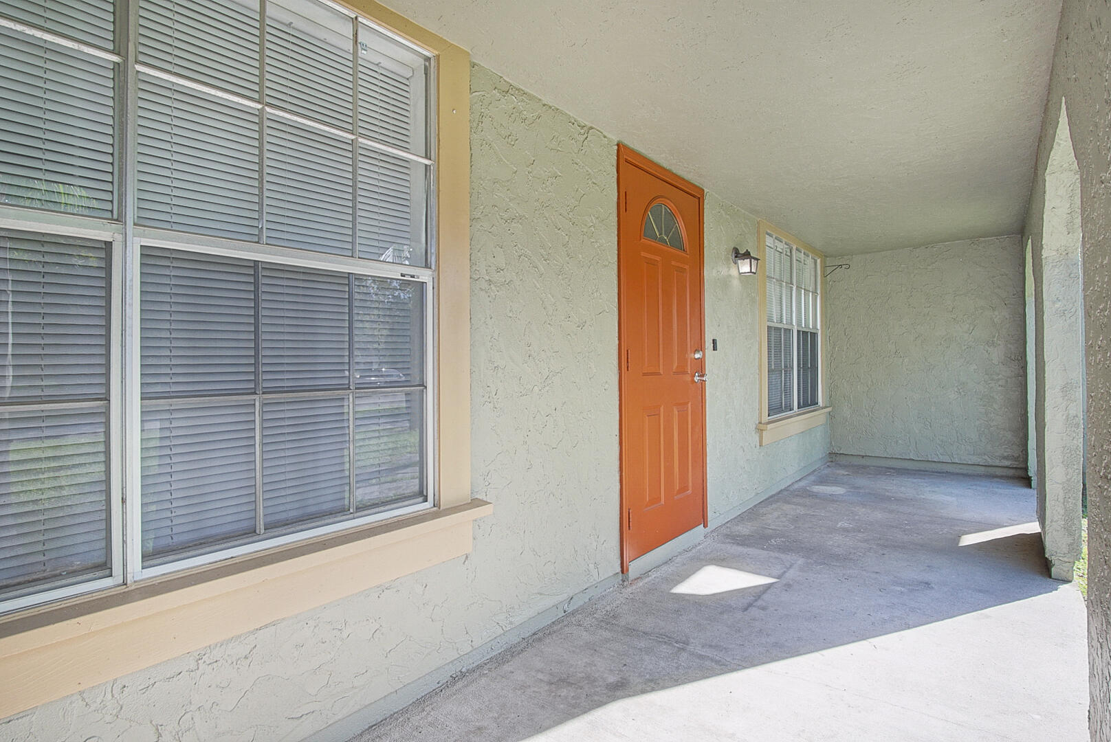 737 SW Belmont Circle