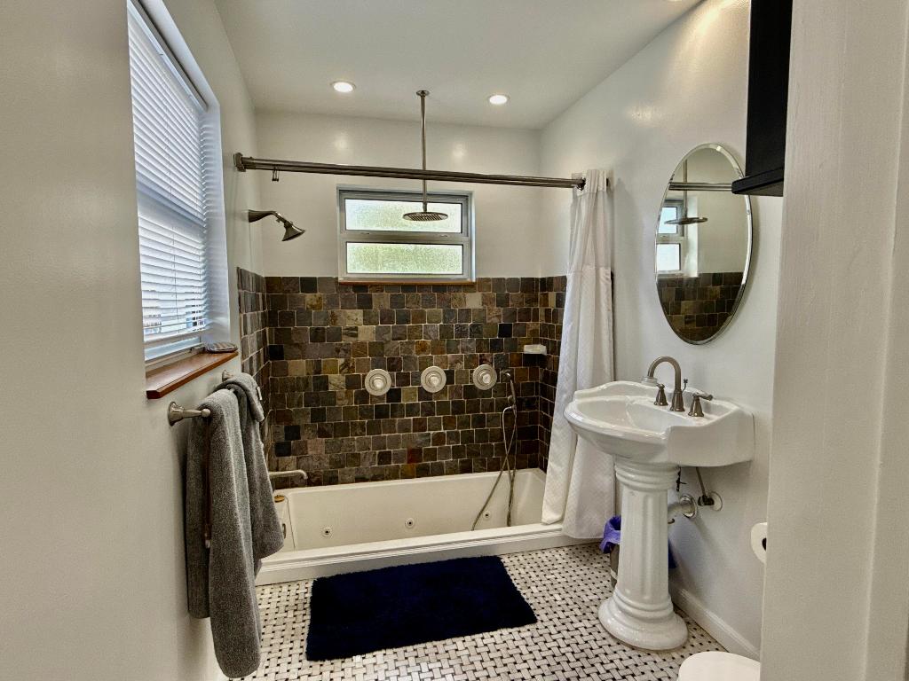 4540 SW 28th Terrace