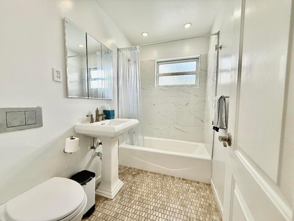 4540 SW 28th Terrace