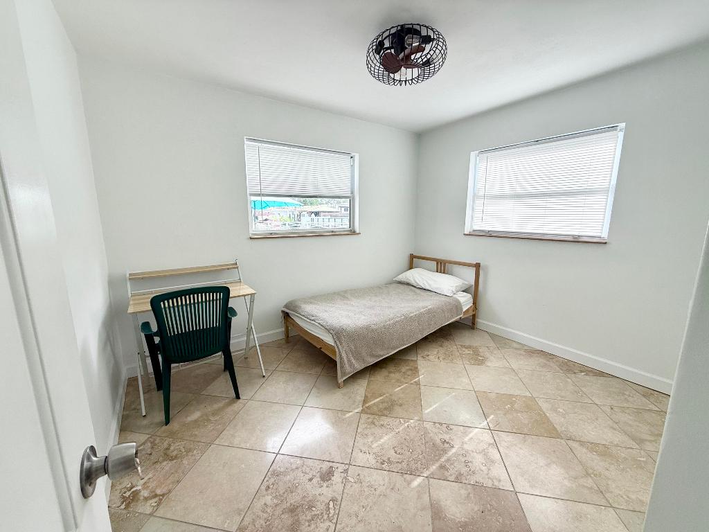 4540 SW 28th Terrace