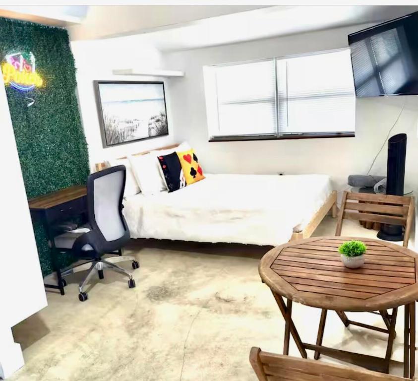 4540 SW 28th Terrace