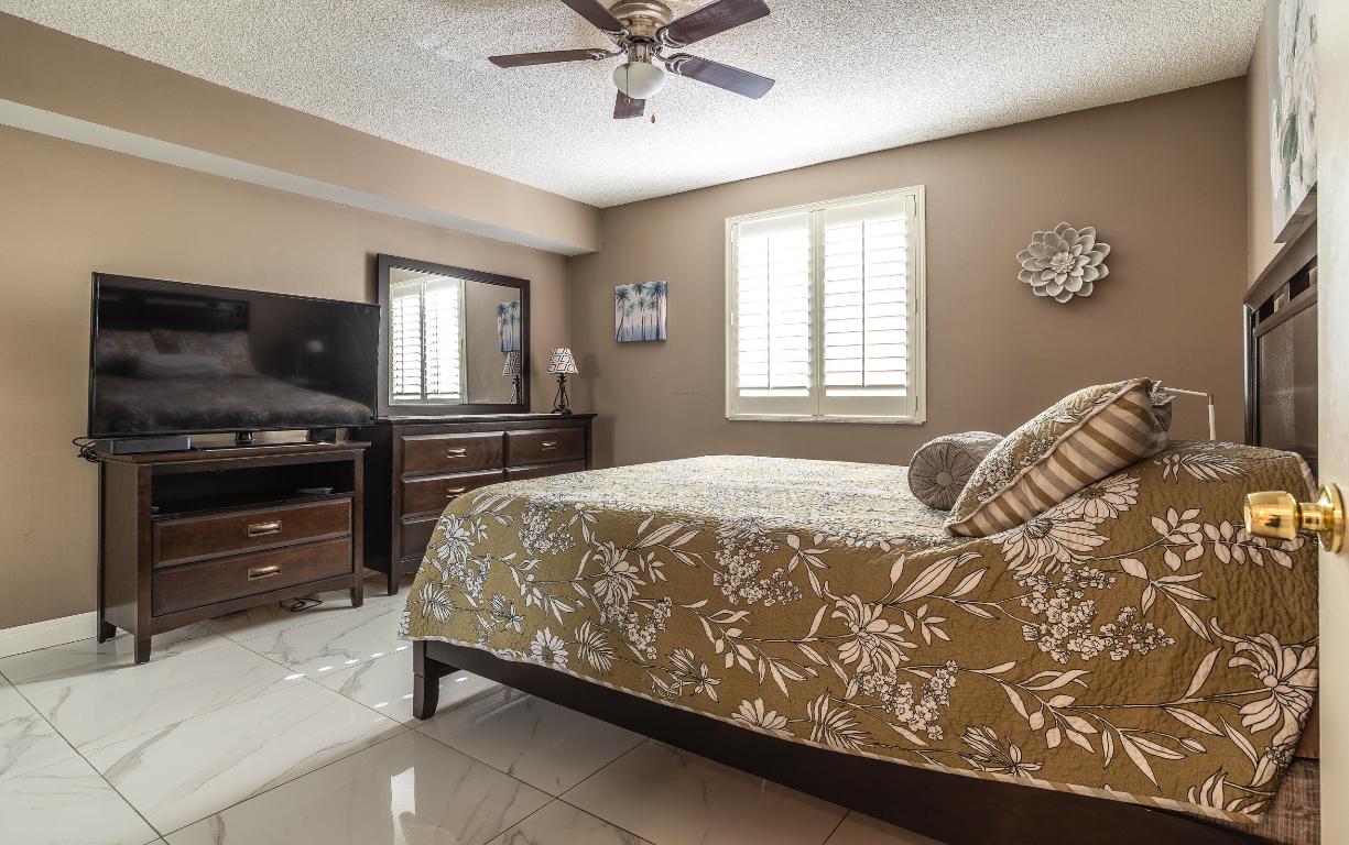 6217 Balboa Circle 306