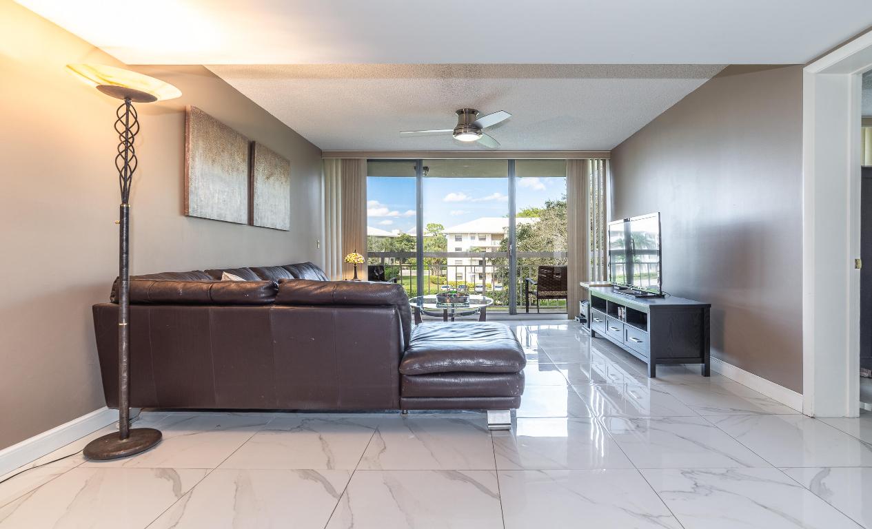 6217 Balboa Circle 306