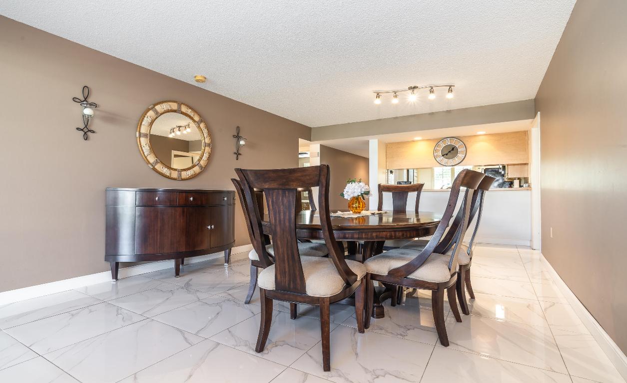 6217 Balboa Circle 306