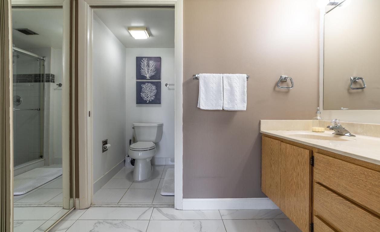 6217 Balboa Circle 306